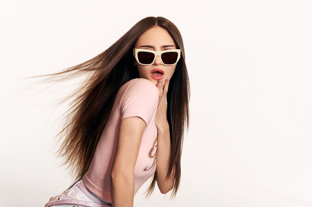 © Ufficio stampa  | Leni Klum protagonista della nuova campagna eyewear Forever Guess, che celebra le molteplici sfaccettature della femminilità: The Gossip