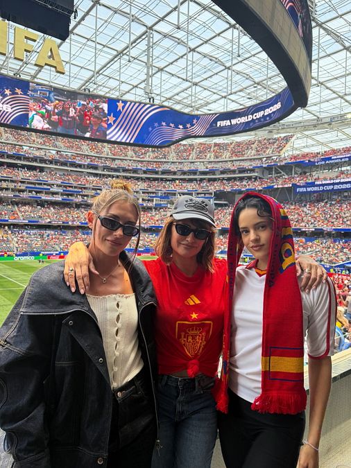 © instagram  |  Penelope Cruz, Alexia Putellas e Rosalia 