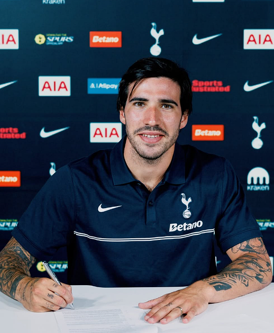 © Tottenham 