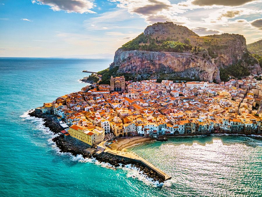 © Istockphoto  |  Cefalù