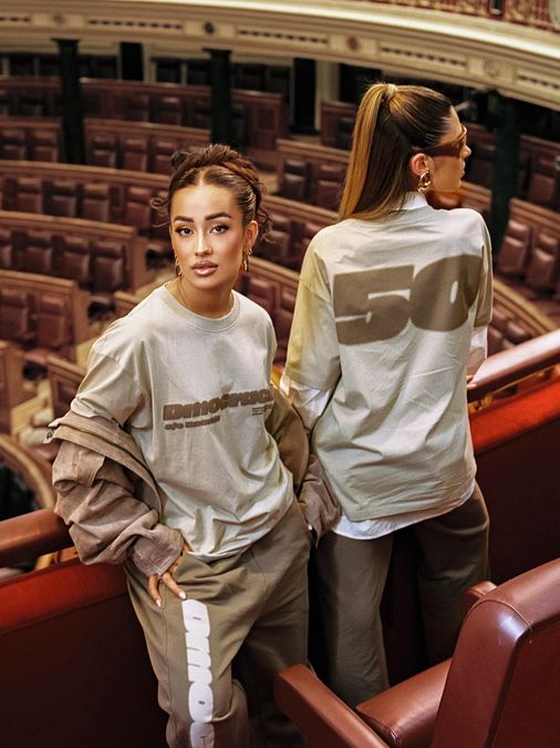 © Instagram  |  I capi di abbigliamento per celebrare i 50 anni della democrazia