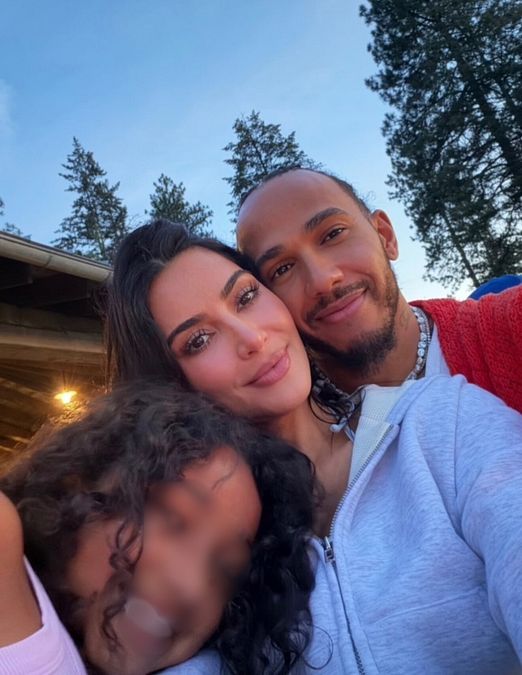 © Instagram  | Kim Kardashian e Lewis Hamilton con i figli
