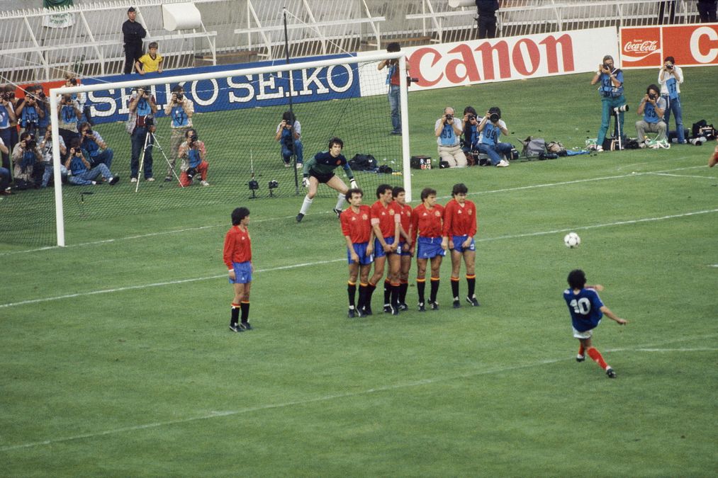 © Getty Images  | Euro 1984, Platini calcia e Arconada sbaglia