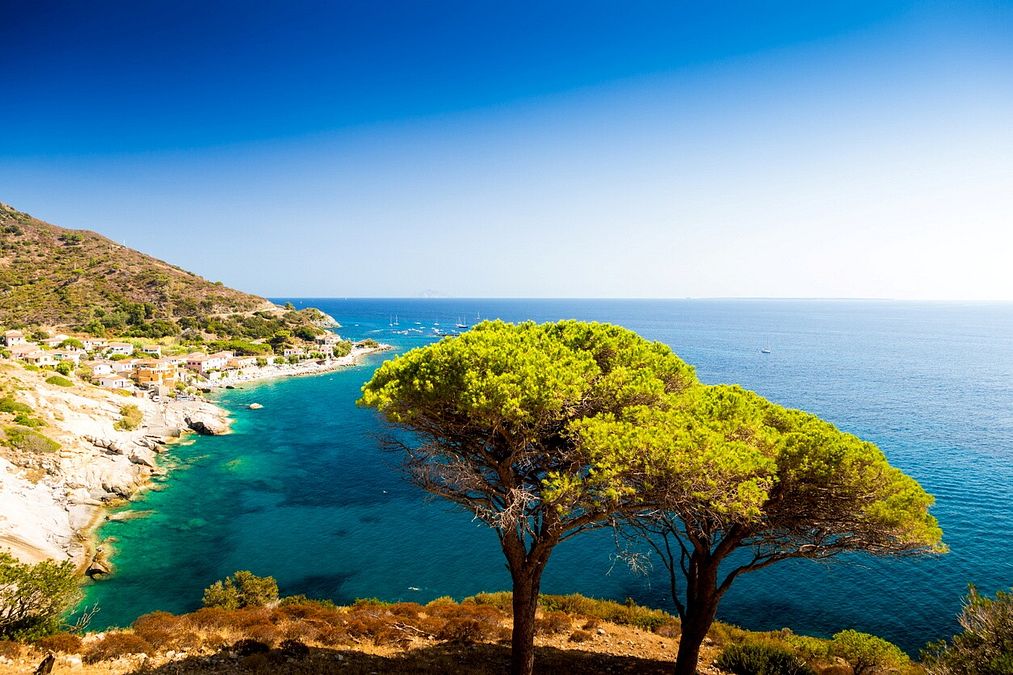 © Istockphoto  | L'isola d'Elba offre molti tracciati per trekking anche decisamente impegnativi