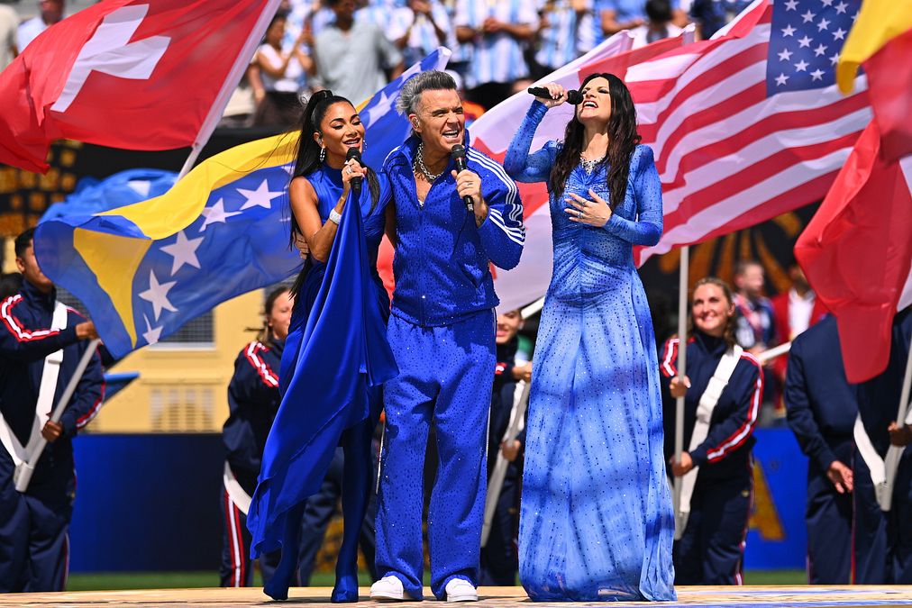 © Getty  | Finale Mondiali 2026, Laura Pausini protagonista di una performance d'eccezione insieme a Robbie Williams e Nicole Scherzinger (credit: Getty Images)