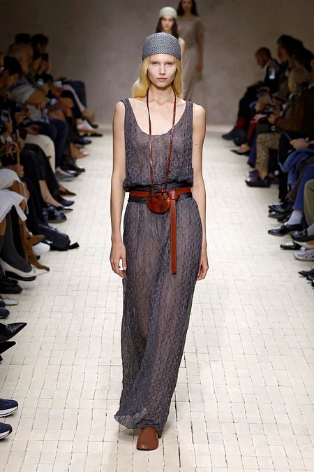 © Catwalk Pictures  | Tank dress, l'abito canotta easy look dell'estate 2026. Dalle sfilate: Emporio Armani