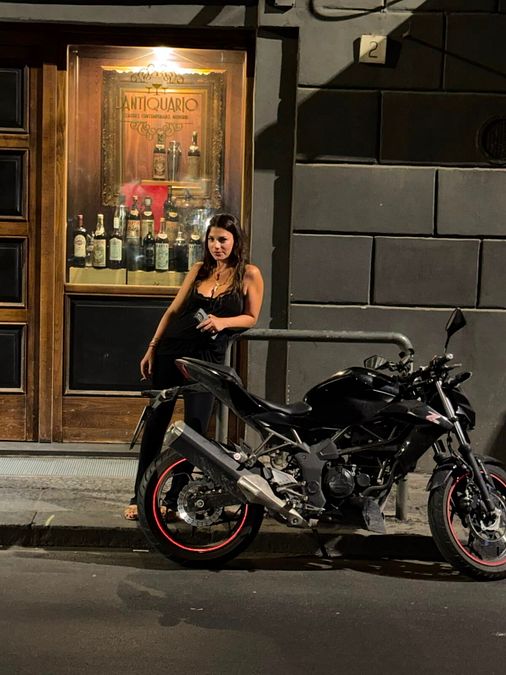© Instagram @real_brown  | Emma in vacanza a Napoli
