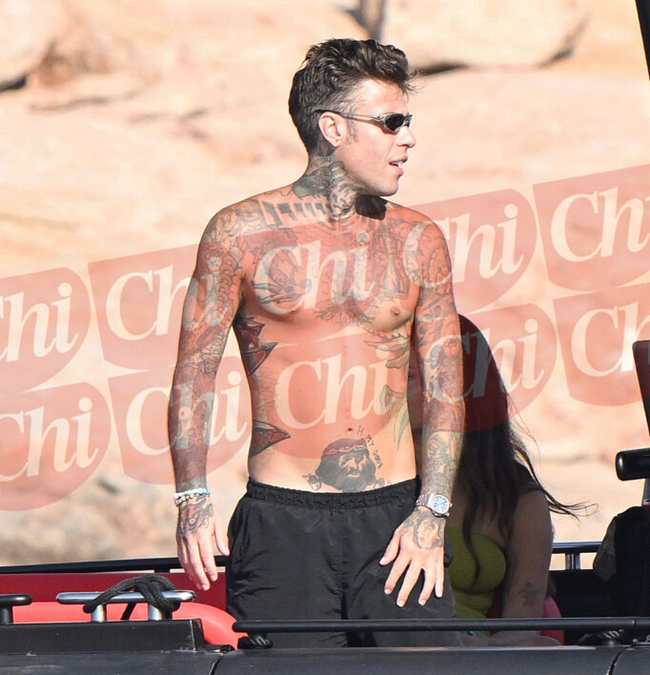 © Chi magazine  | Fedez in Sardegna