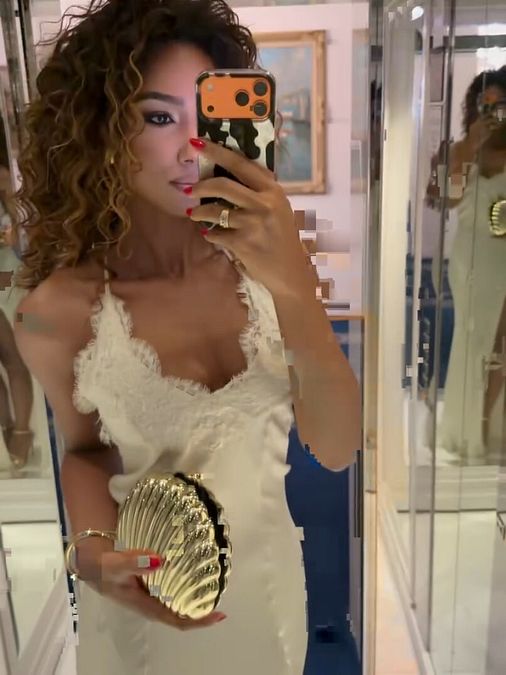 © Instagram  | Due storie pubblicate da Samira Lui