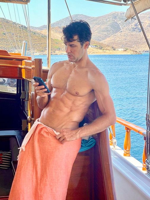 © Instagram  |  Le vacanze di Roberto Bolle in Grecia