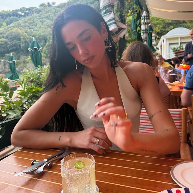 © Instagram  | Dua Lipa a Portofino con le amiche