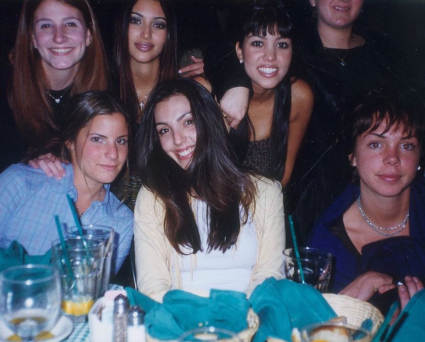 © Instagram  | Kim Kardashian e sorelle irriconoscibili prima dei ritocchi