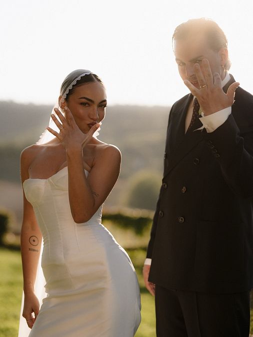 © Instagram  | Ernia e Valentina Cabassi sposi, lei pubblica l’album delle nozze: dal bacio alla piccola Sveva