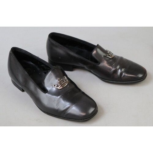 © Littleton Auctions  |  Scarpe slip-on in pelle, appartenute a Noel Gallagher 