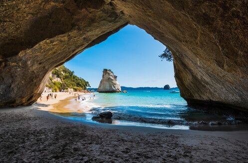 © Istockphoto  | Benagil Cave, Algarve, Portogallo