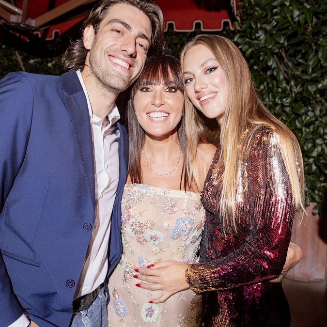 © Instagram  | Max Pezzali con il figlio Hilo e la moglie Debora Pelamatti