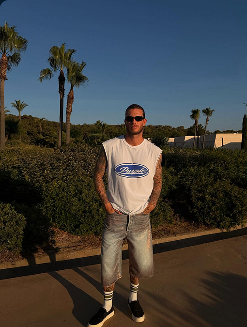 © Instagram @loriskarius 