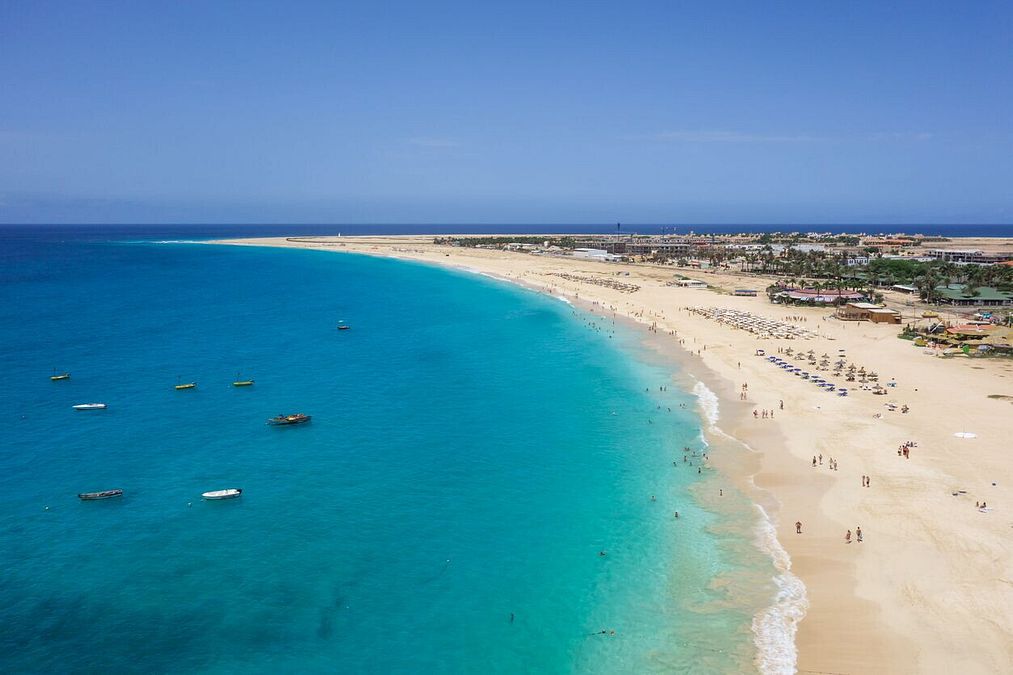 © istock  |  Sal: la lunga spiaggia di Santa Maria