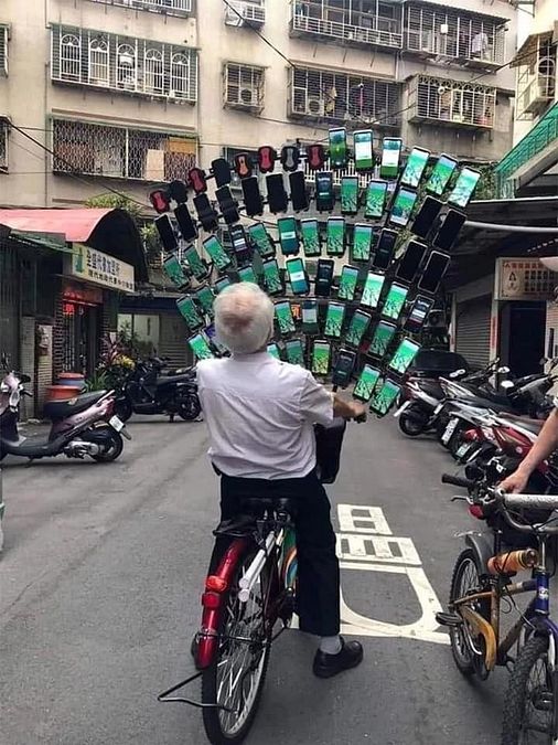 © Facebook 