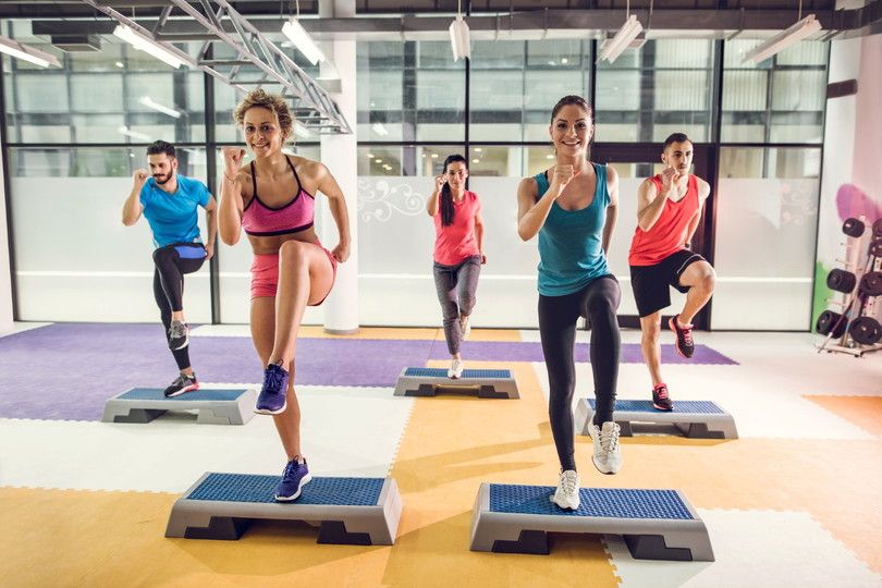   |  Corsa: alla velocità di 13 Km all’ora (intensa) brucia circa 1000 calorie all’ora. A ritmo moderato (8 km/h) il dispendio è di circa 750 calorie all’ora. 