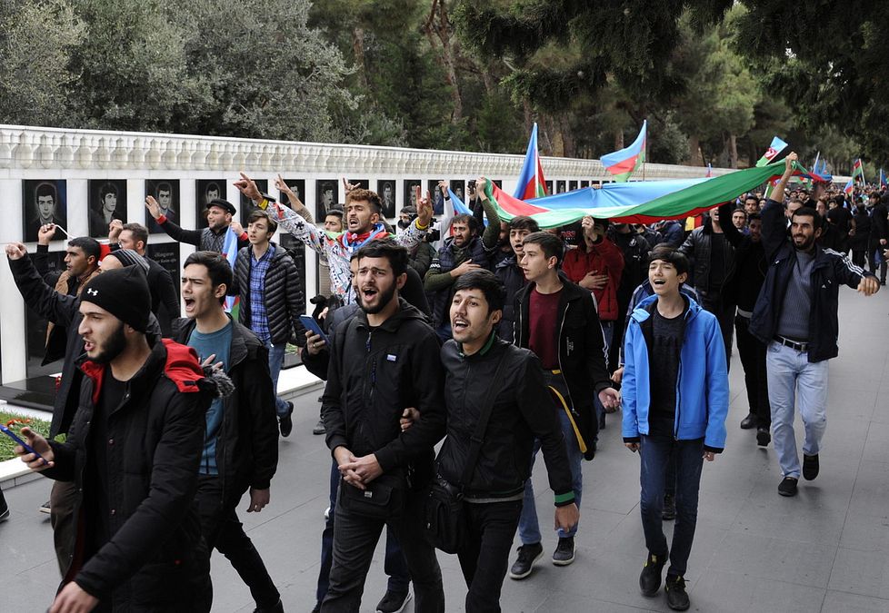 © Ansa  |  Festa per le strade di Baku
