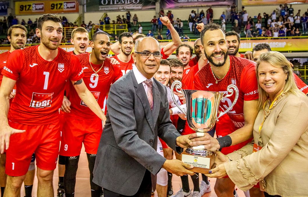 © Italy Photo Press  | L'8 dicembre 2019 la Cucine Lube Civitanova batteva i padroni di casa del Sada Cruzeiro 3-1. Le immagini della premiazione e della partita. 