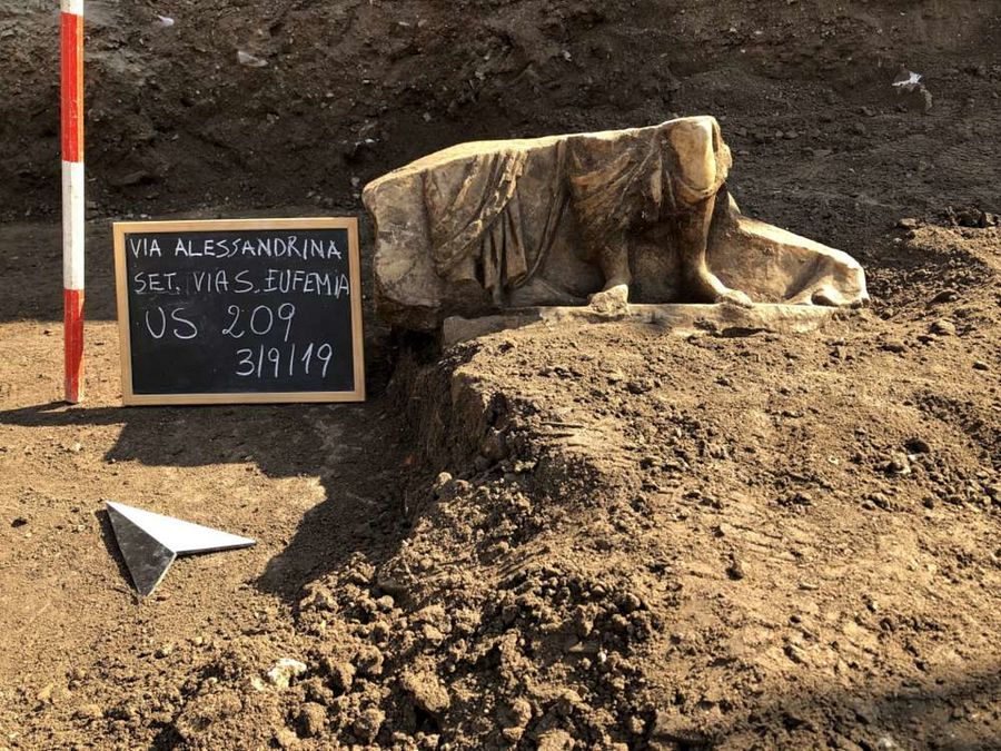   |  Immagini della testa identificata con il dio Dioniso