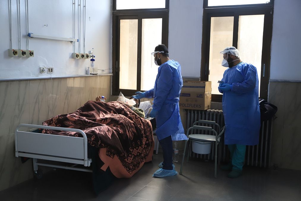 © medici senza frontiere  | Febbraio 2011: MSF fornisce scorte di forniture mediche di emergenza ai centri sanitari vicino alconfine del Libano con la Siri