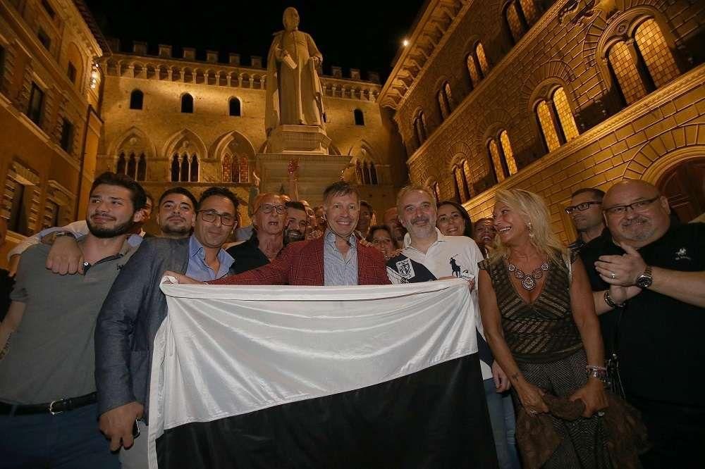 © ansa  | Luigi De Mossi è il nuovo sindaco di Siena. Ha preso il 50,80% dei voti con il sostegno dei partiti del Centrodestra