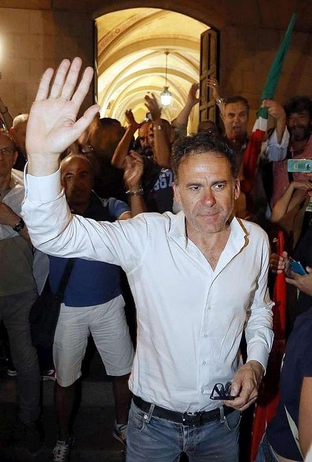 © ansa  | Luigi De Mossi è il nuovo sindaco di Siena. Ha preso il 50,80% dei voti con il sostegno dei partiti del Centrodestra