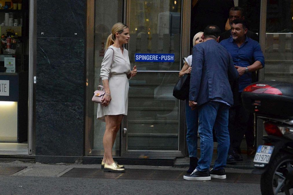 © ipa  | MADRE E FIGLIA CON LE RISPETTIVE GUARDIE DEL CORPO