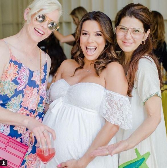 © instagram  | con Elizabeth Banks e Marisa Tomei