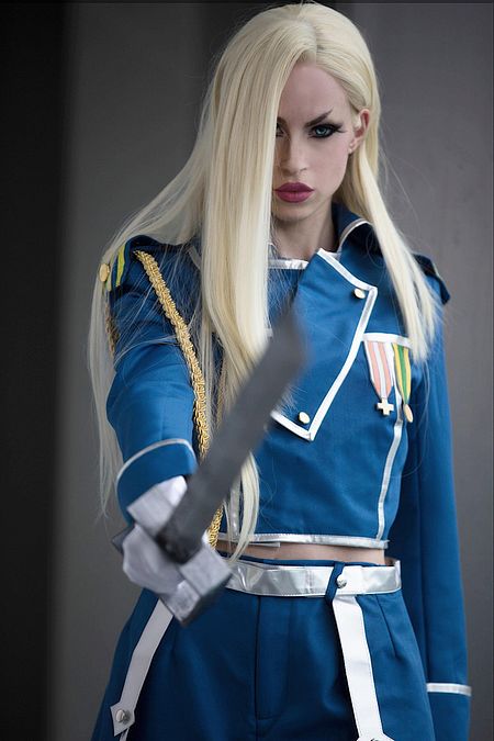 © ign  | Olivier Armstrong (Fullmetal Alchemist Brotherhood) by MissHatred - Foto di Cesare Marino