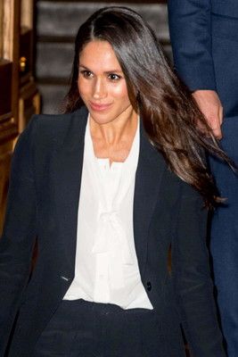 Tacco 12 e caviglie nude: Meghan Markle stende tutti - Tgcom24