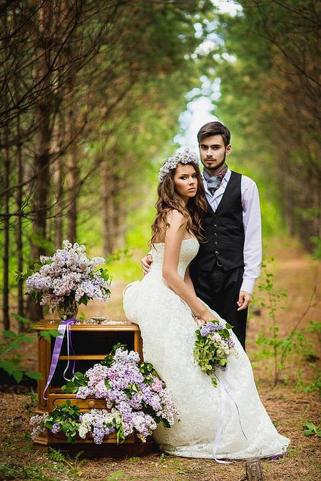 © istockphoto  | Il bouquet completa il look della sposa e può servire per dare un tocco di colore