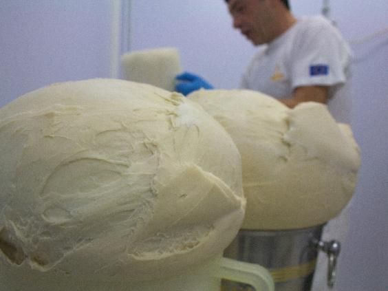 © tgcom24  | Fase 1: preparazione e rigenerazione del Lievito Madre