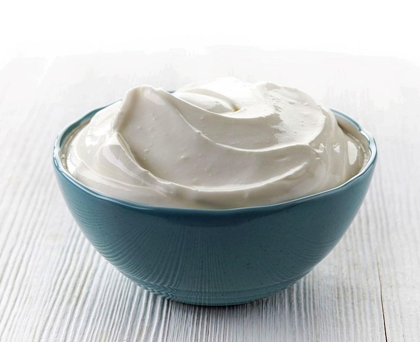 © istockphoto  | Lo yogurt magro: favorisce la flora batterica intestinale e aiuta il buon funzionamento dell'intestino. 