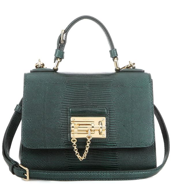   | Cenone tra amici: look in abito rosso 