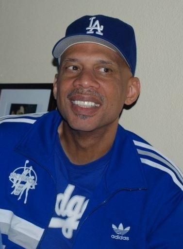 © twitter  | Kareem Abdul-Jabbar è il leading scorer che ha portato i Los Angeles lakers a vincere cinque campionati. E' anche un attivista per la giustizia sociale