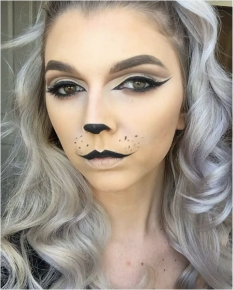© instagram  | Un travestimento d'effetto? Dividi la zona del volto in due aree, in modo da truccare una parte con un make up all'insegna dell'eccesso e una parte in modo più comune (Foto di kimberlyx3you)
