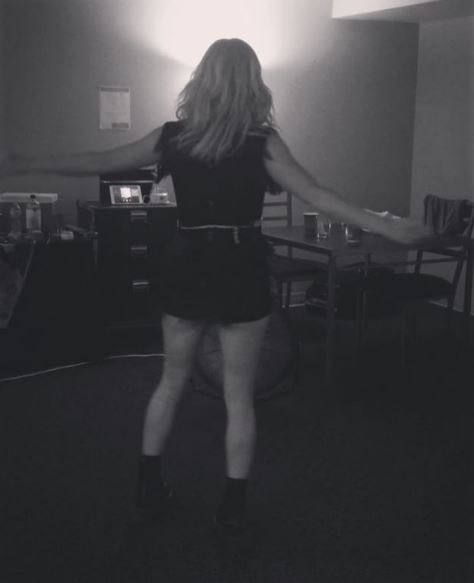 © instagram  | 
   