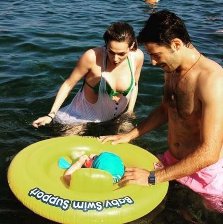 © instagram  | 
   