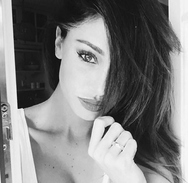 © instagram  | 
   