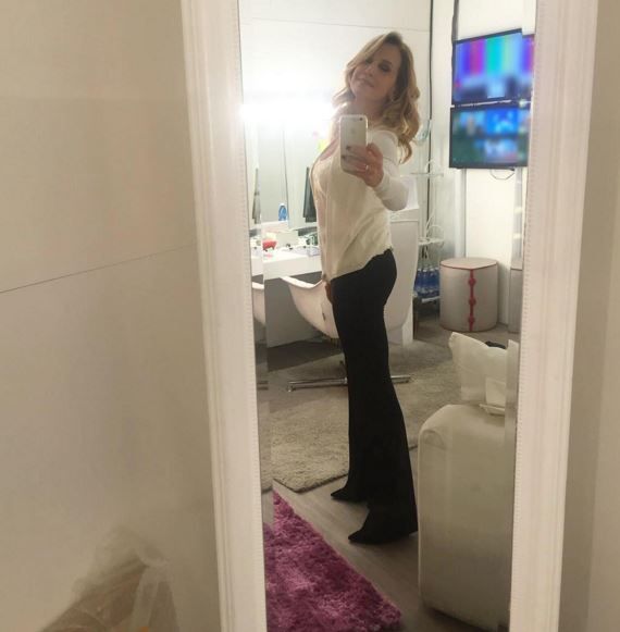© instagram  | 
   