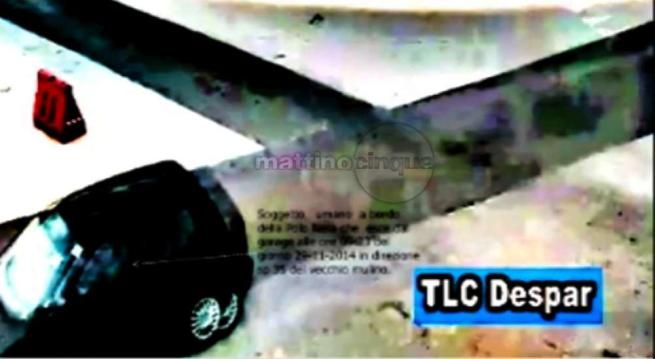 © mattino-5  | Si scorge una sagoma sul sedile posteriore