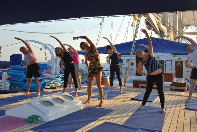 © ufficio-stampa  | 
      La Royal Clipper davanti all'isola di Santa lucia
   