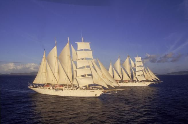 © ufficio-stampa  | 
      La Royal Clipper davanti all'isola di Santa lucia
   