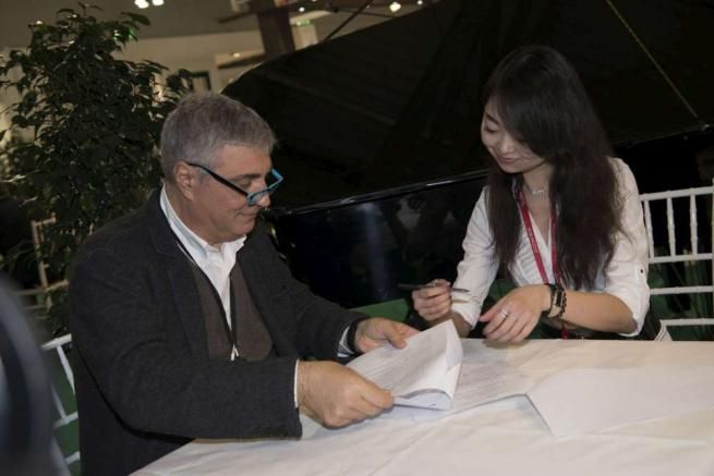 © ufficio-stampa  | Antonio Intiglietta, presidente di Ge.Fi, con Laura Ni, Fashion & Home manager di JD.com