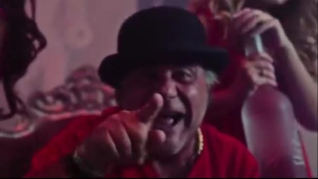 © da-video  | 
   