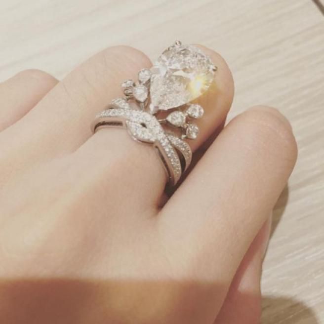 © instagram  | 
   